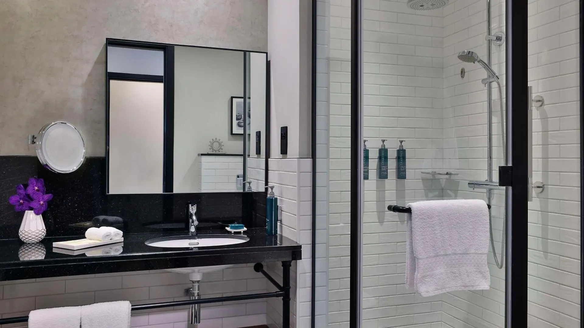 Doubletree By Hilton Dubai M Square Hotel & Residences