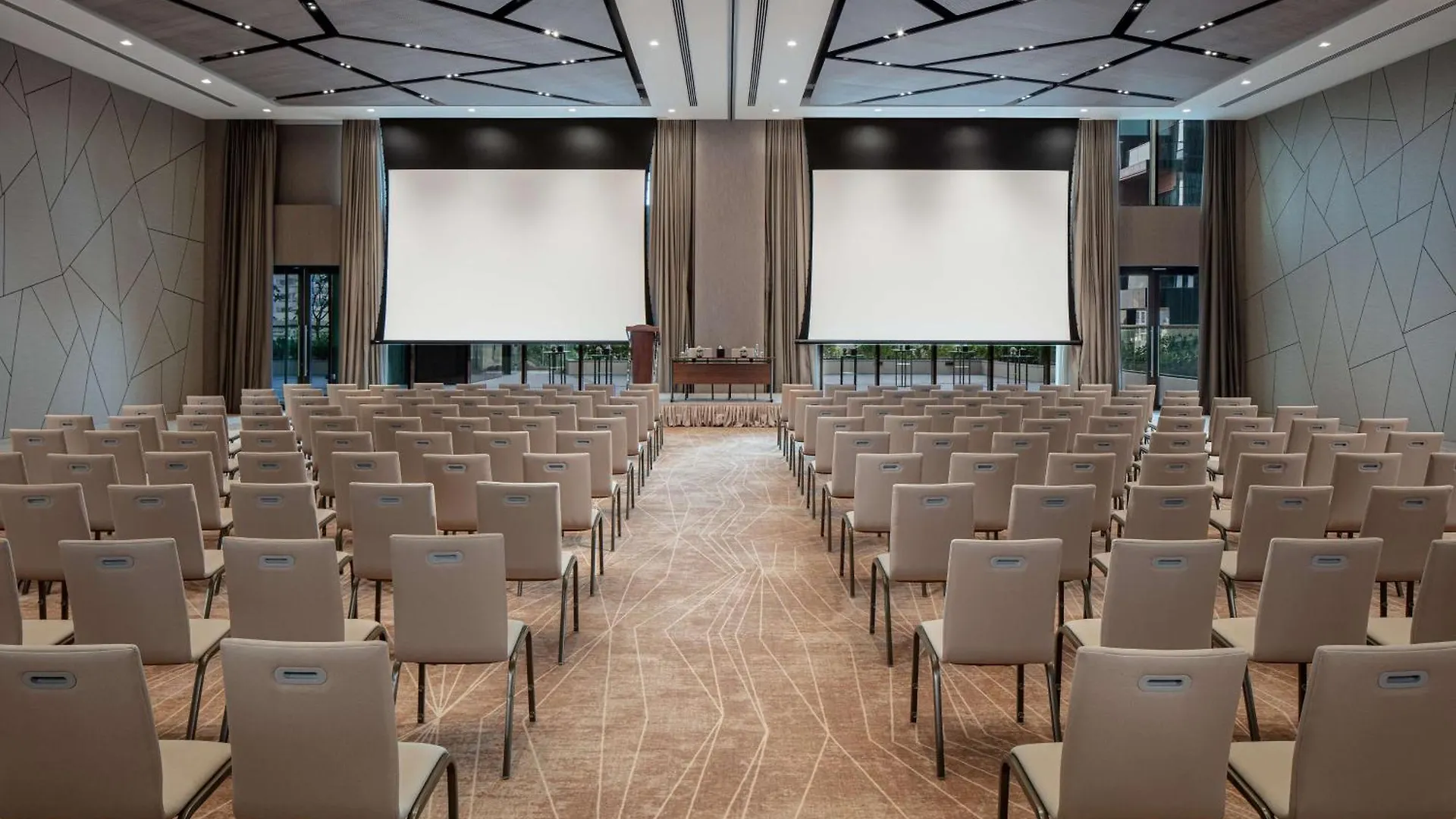 Doubletree By Hilton Dubai M Square Hotel & Residences