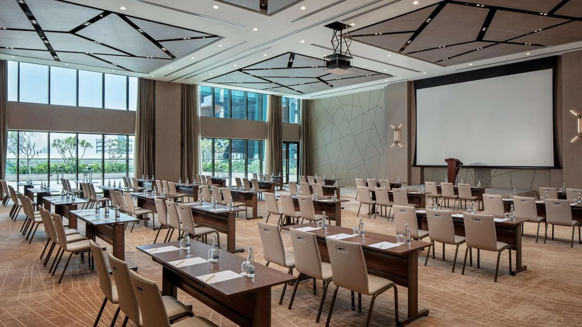 Doubletree By Hilton Dubai M Square Hotel & Residences 5*,  Emirati Arabi Uniti